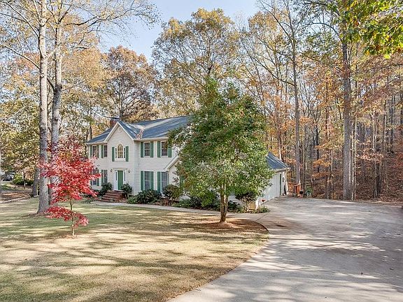 3rd image of 4530 Holly Forest Dr