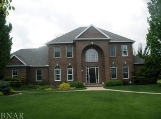 1 Carney Ct, Bloomington, IL