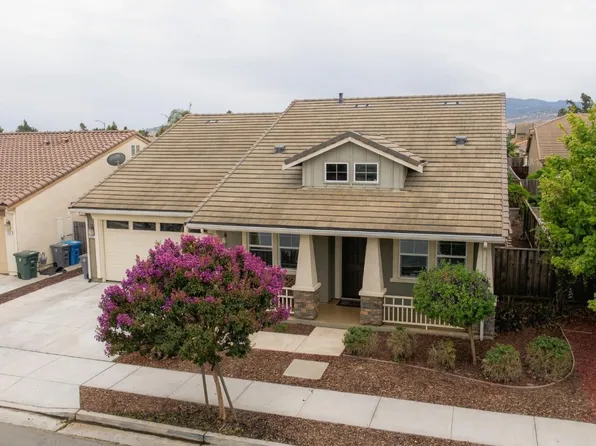 1225 Steinbeck Dr, Hollister, CA 95023