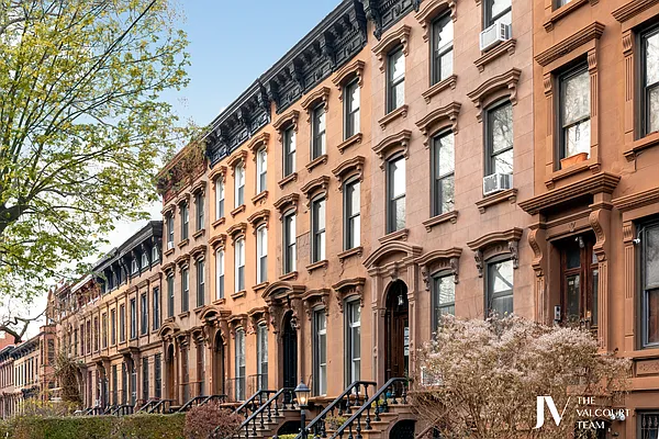 Sold by Compass | media 10