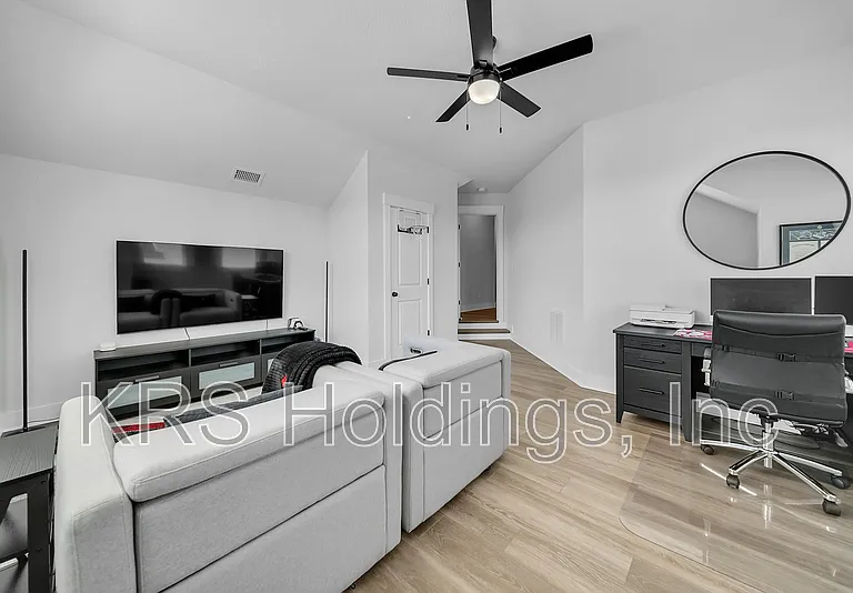 629 Hayes Dr — Photo 25