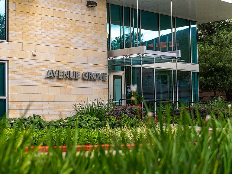 Avenue Grove — Photo 32