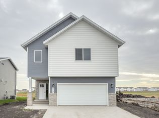6218 87th Ave S, Horace, ND 58047