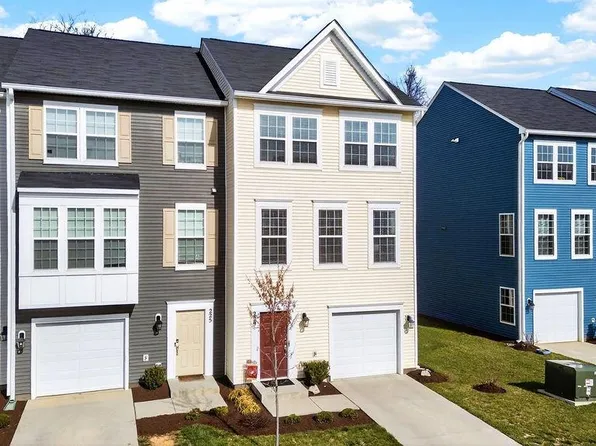 229 Willowshire Ct, Waynesboro, VA 22980