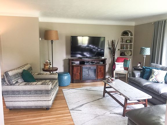 5th image of 18111 Larchwood Ave