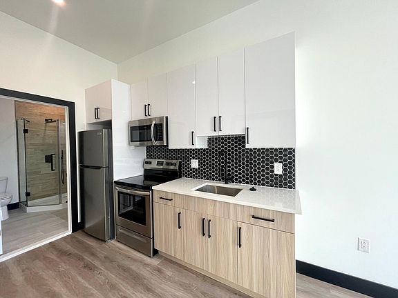 5th image of 105 Callowhill St #2B