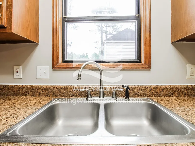 1395_006_kitchen_7.jpg