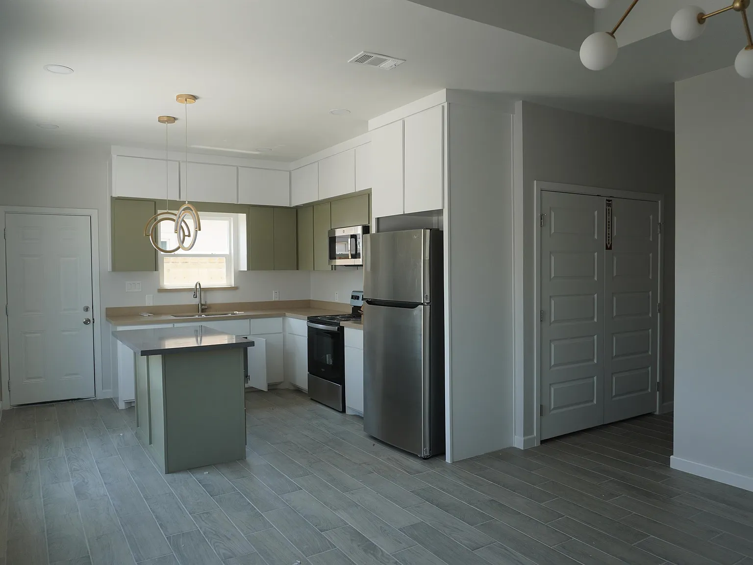 1004 Sugar Garden Dr. - 2 — Photo 2