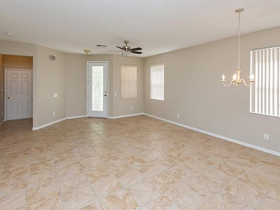 4th image of 2421 Silvermoss Dr