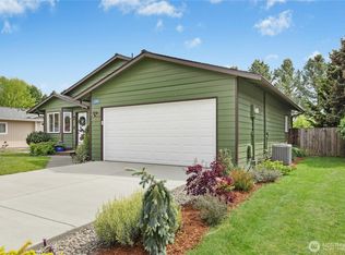 1304 E Gilkey Rd, Burlington, WA 98233