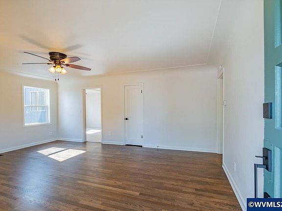 5th image of 1140 Lewis St SE