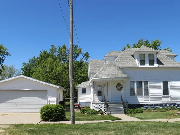 612 Hurst St, Delmar, IA 52037