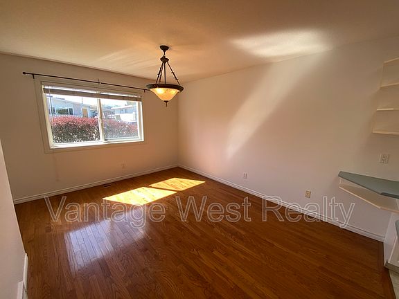 5th image of 794A Patterson Ave