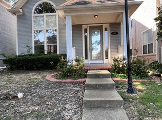 182 Island Bluff Dr, Memphis, TN 38103
