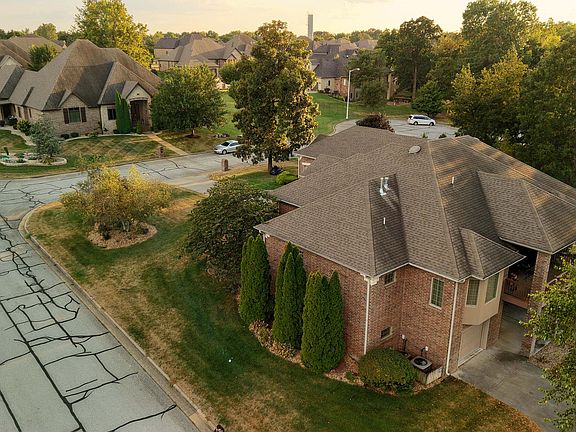 5th image of 905 W Rufina Court