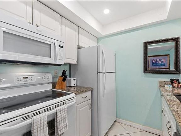 3rd image of 9800 S Ocean Blvd #107