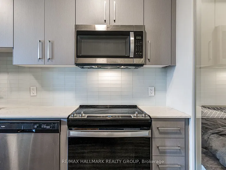 15 Queen St S #1006 — Photo 14