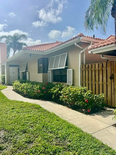 225 Old Meadow Way