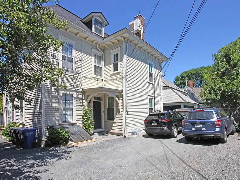 32 School St — Photo 4