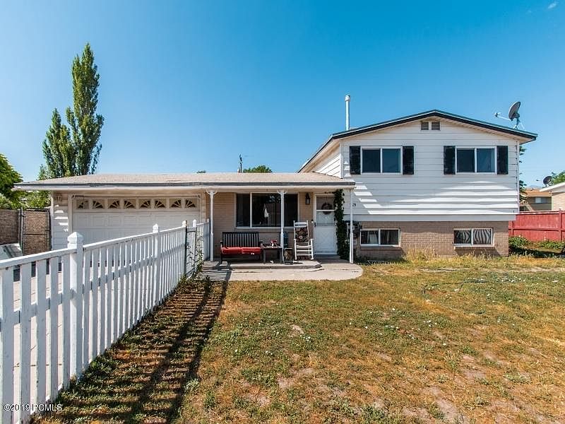 1st image of 3879 W Meadowgate Dr