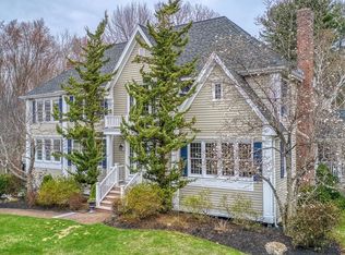 4 Paddock Ln, Andover, MA 01810