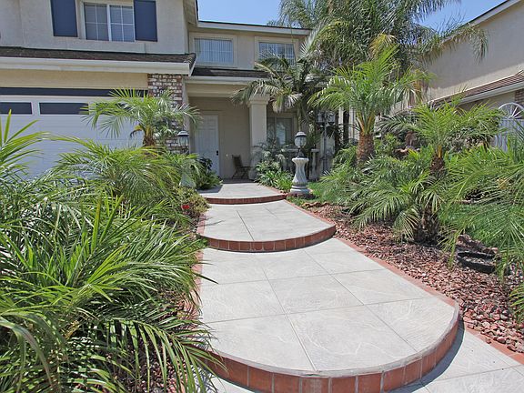 5th image of 988 Othello Ln