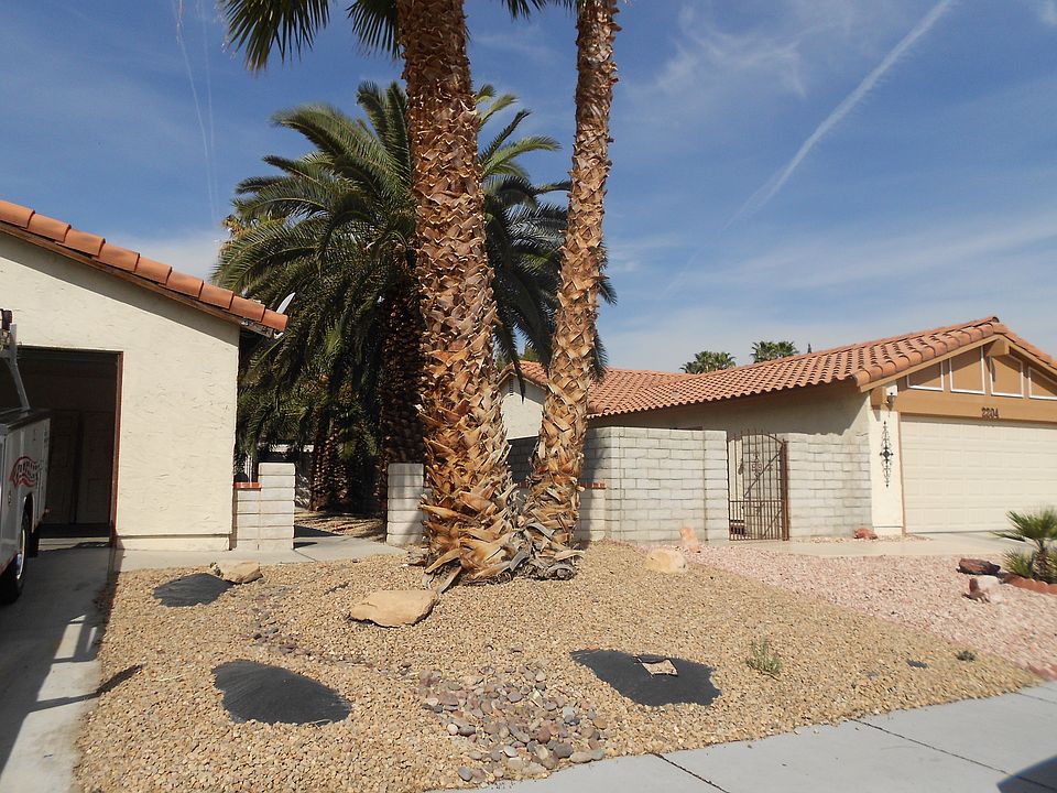1st image of 2208 De Osma St