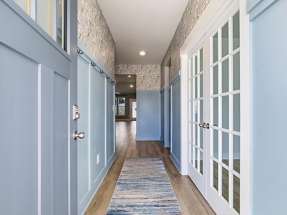 4th image of 217 Woodhouse Way