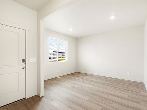 Front Flex Space