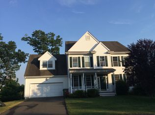 7 Goodwin Pl, Avon, CT 06001