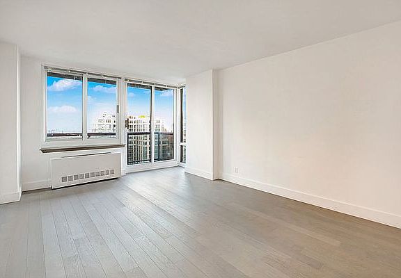 3rd image of 108 E 96th St APT 7D