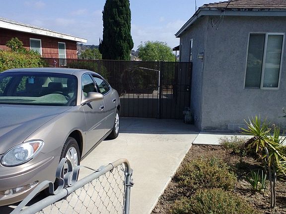Security driveway gate