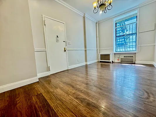 Rented by R New York | media 8