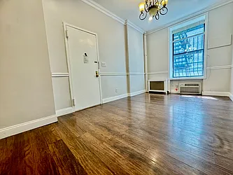 Rented by R New York