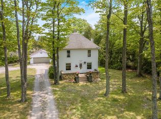 12570 N Cathead Point Rd, Northport, MI 49670