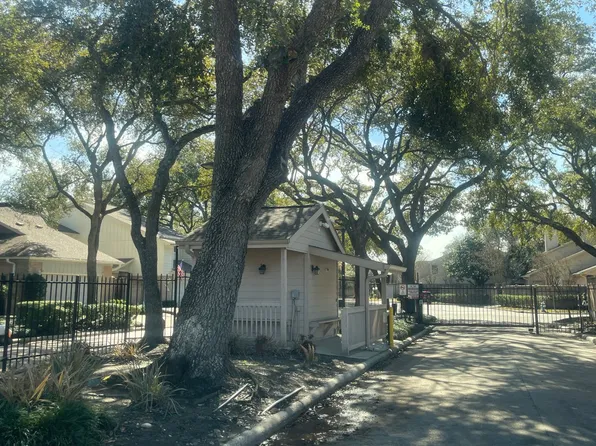 6897 Oakwood Grv, Houston, TX 77040