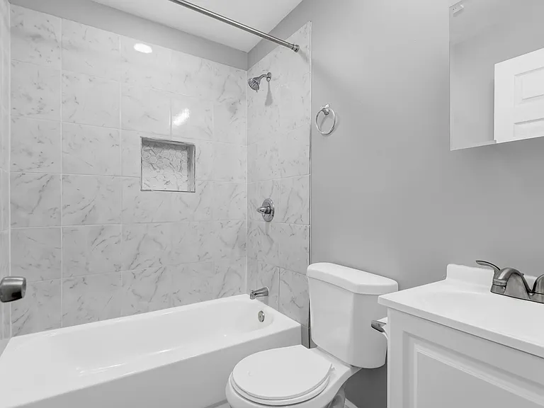 2103 Chelsea Ter #1 — Photo 10