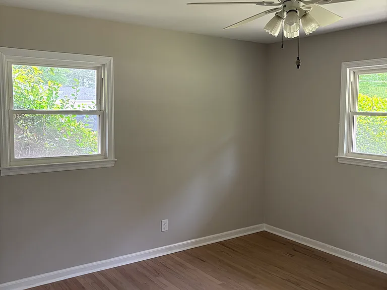 1262 Robert Ln — Photo 16