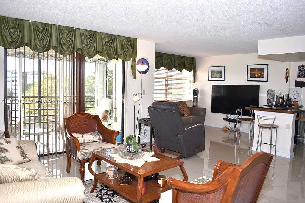 1300 Saint Charles Pl APT 617