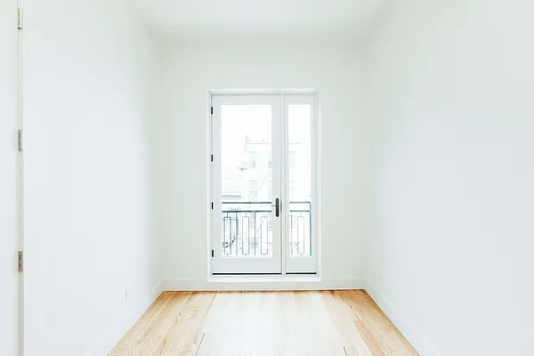 Rented by Nooklyn NYC LLC | media 47