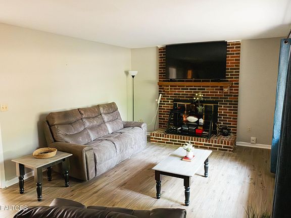5th image of 536 Bob White Dr