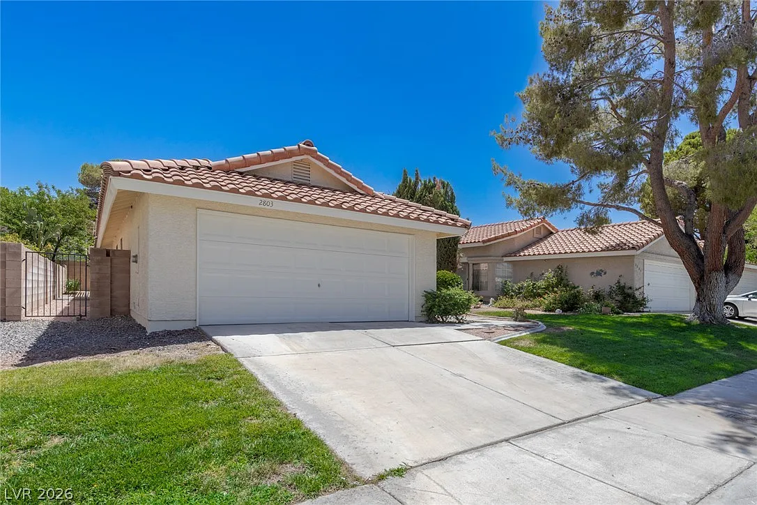 3 bed, 2.0 bath, 1125 sqft, $1,895 — Photo 3