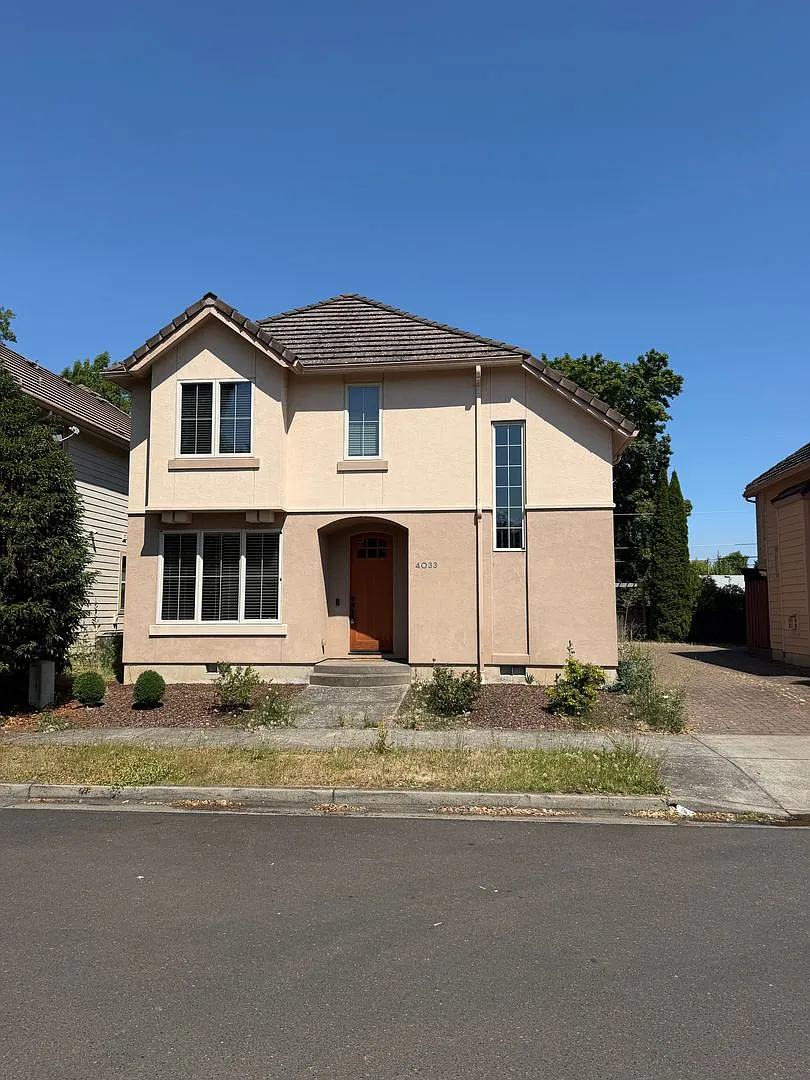 Great Sized Home! — Photo 1