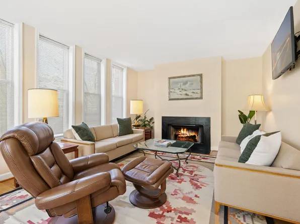 800 G St NE #Id1047366p, Washington, DC 20002