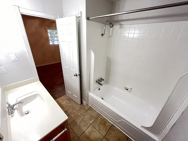 Le Montreaux Apartments — Photo 113