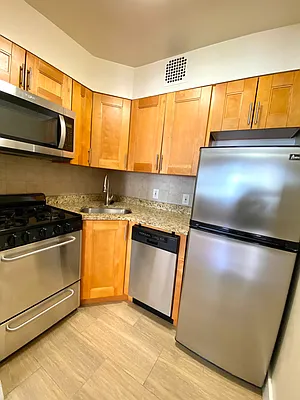 Rented by Harris Philip NYC | media 9