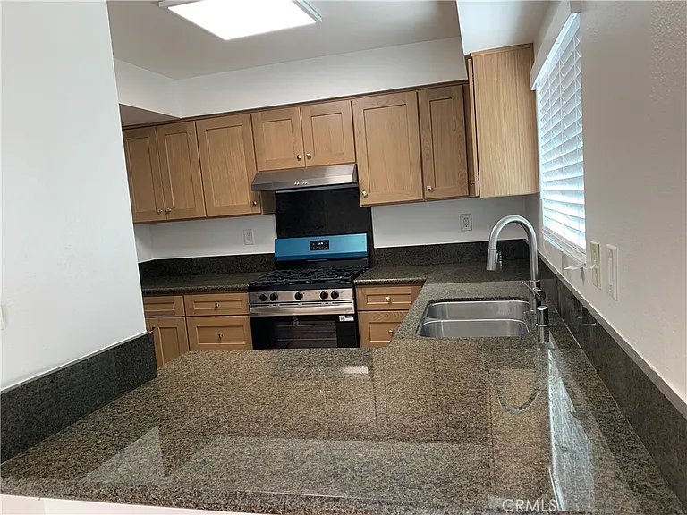 10221 White Oak Ave #1 — Photo 3