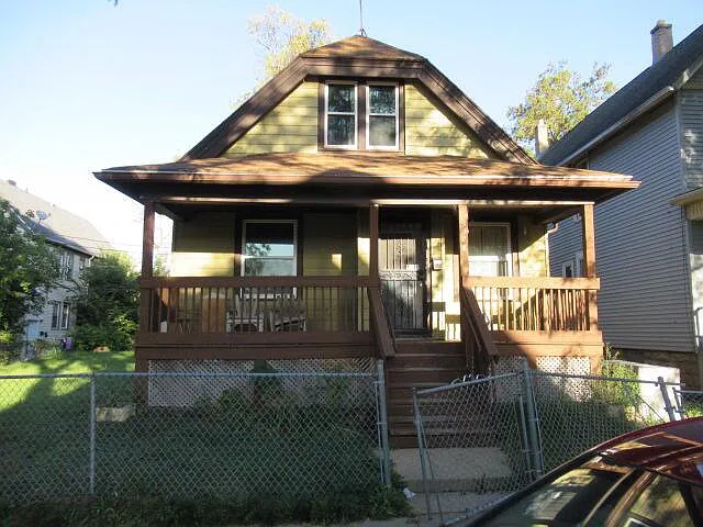 3328 North 24th PLACE photo 1