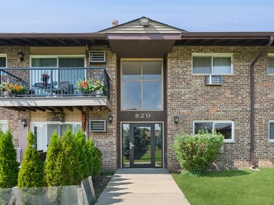 820 E Old Willow Rd APT 214, Prospect Heights, IL, 60070
