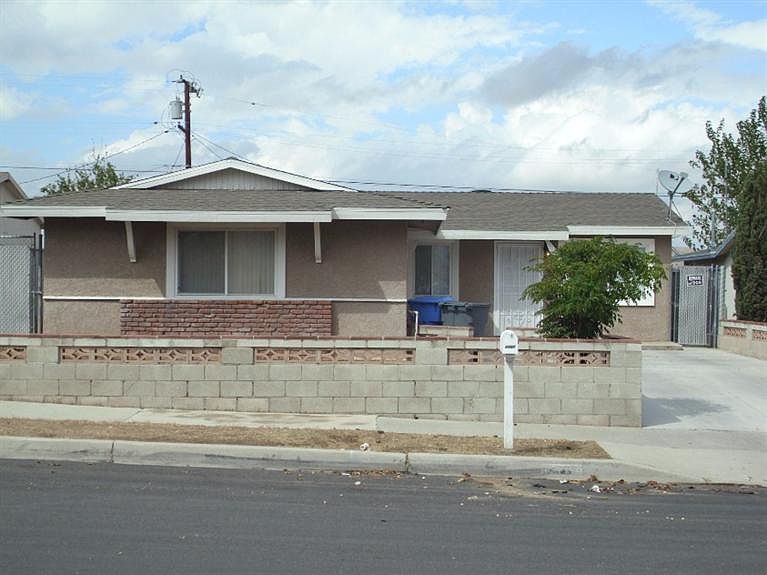1st image of 1737 De Anza St